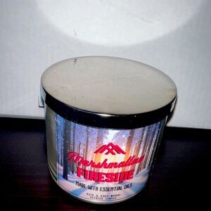 Bath & Body Works 3 wick candle in Marshmallow Fireside